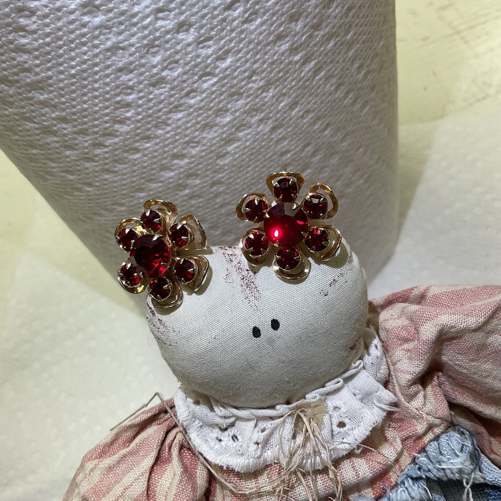 Vintage Red stone Screwback Earrings